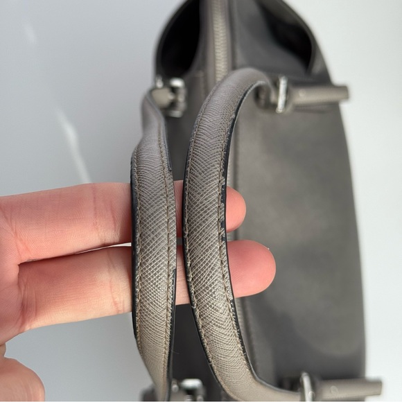 Jet Set Leather Tote - Picture 15 of 16